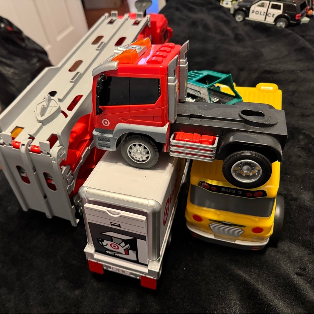 Trucks!! Lot of 5 trucks. Rigs.
